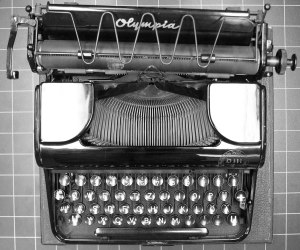 typewriter_olympia_hg1